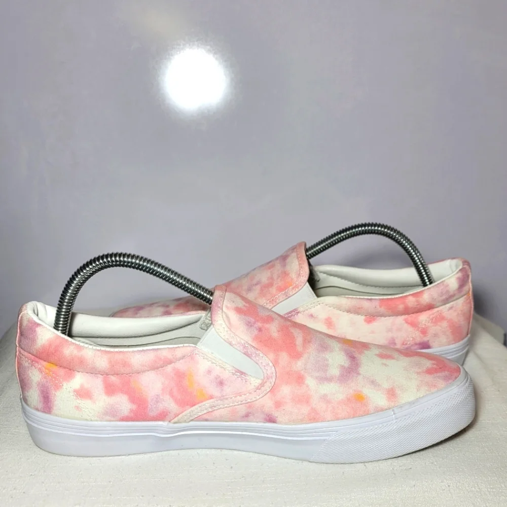 No Boundaries Women Size 10 Twin Gore slip ons.